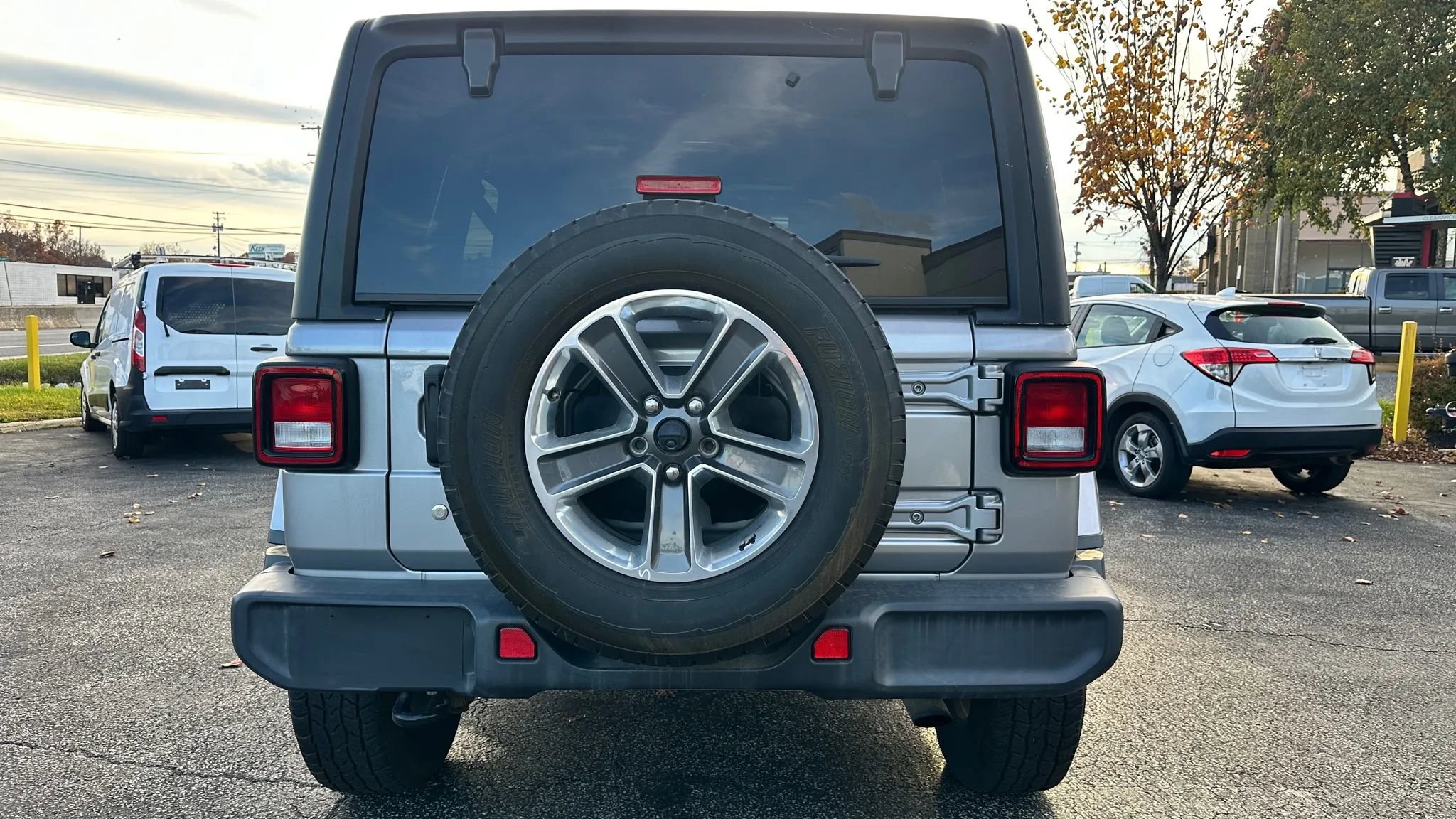 Used 2020 Jeep Wrangler Unlimited Sahara image 5