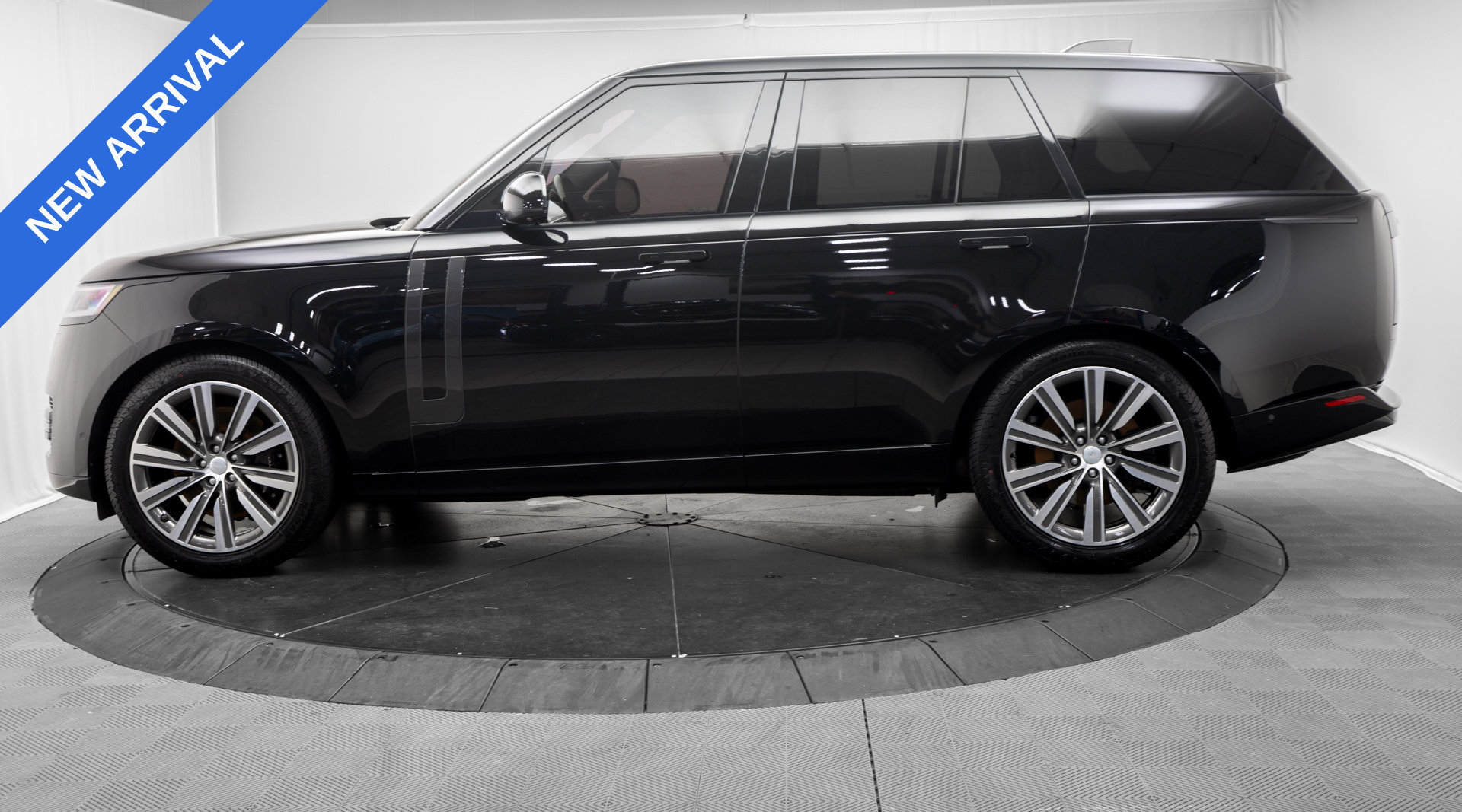 Used 2023 Land Rover Range Rover SE AWD/4WD image 4