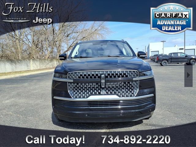 Used 2025 Lincoln Navigator L Reserve image 2