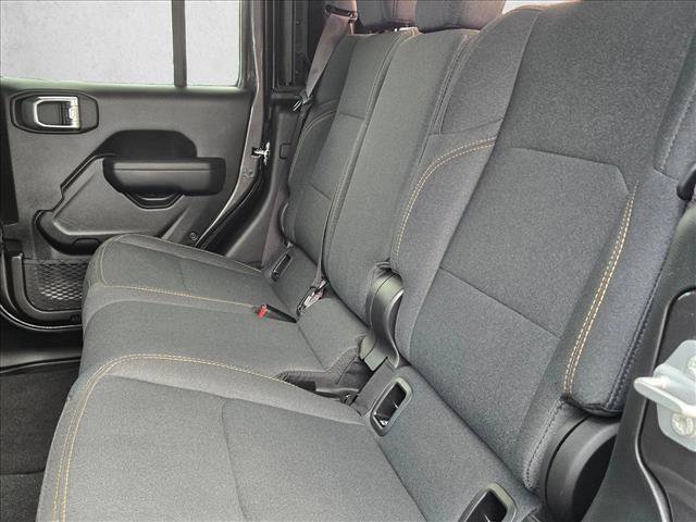 Used 2024 Jeep Gladiator Sport image 18