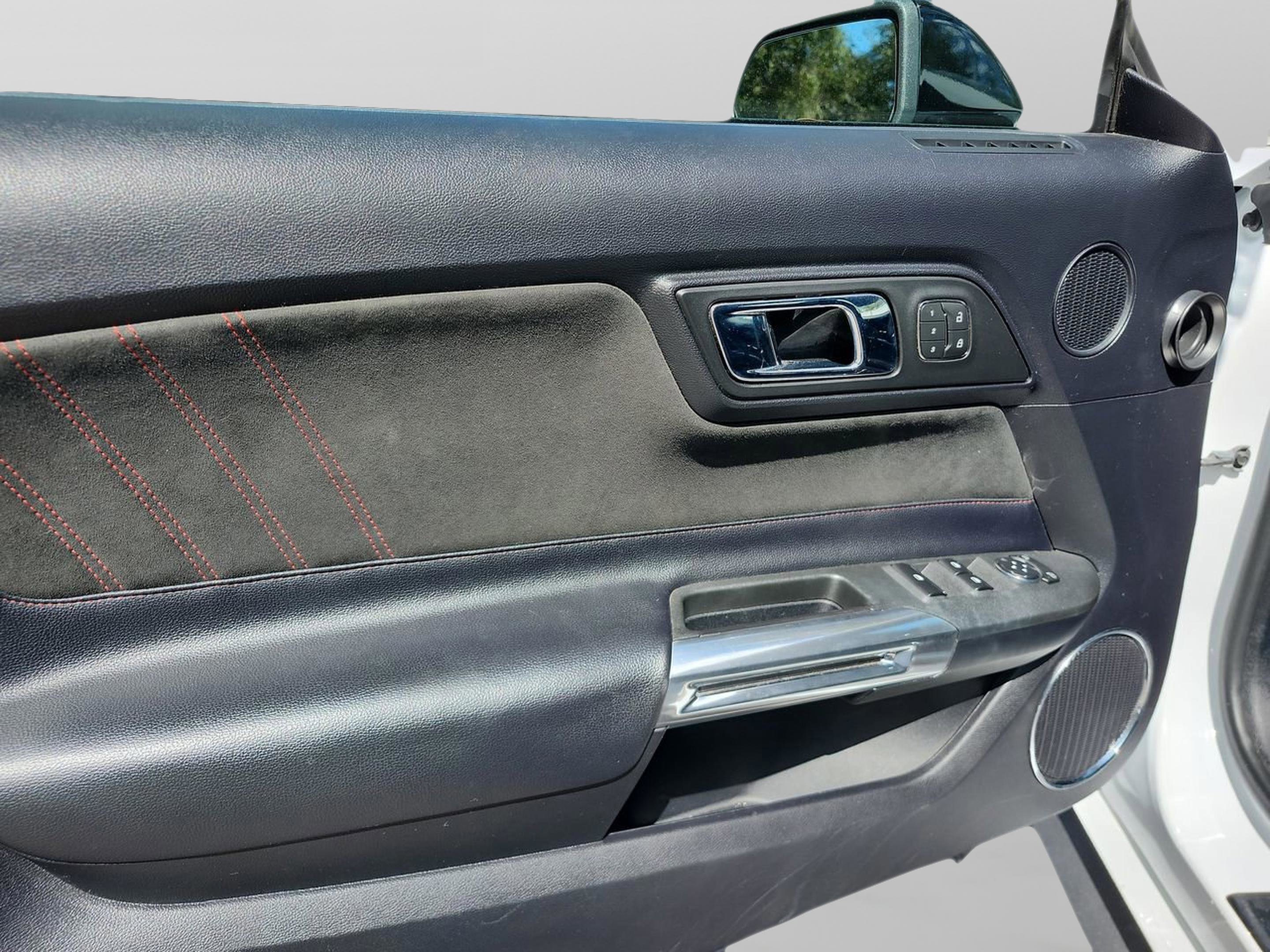 Used 2016 Ford Mustang GT Premium w/ Equipment Group 401A image 16