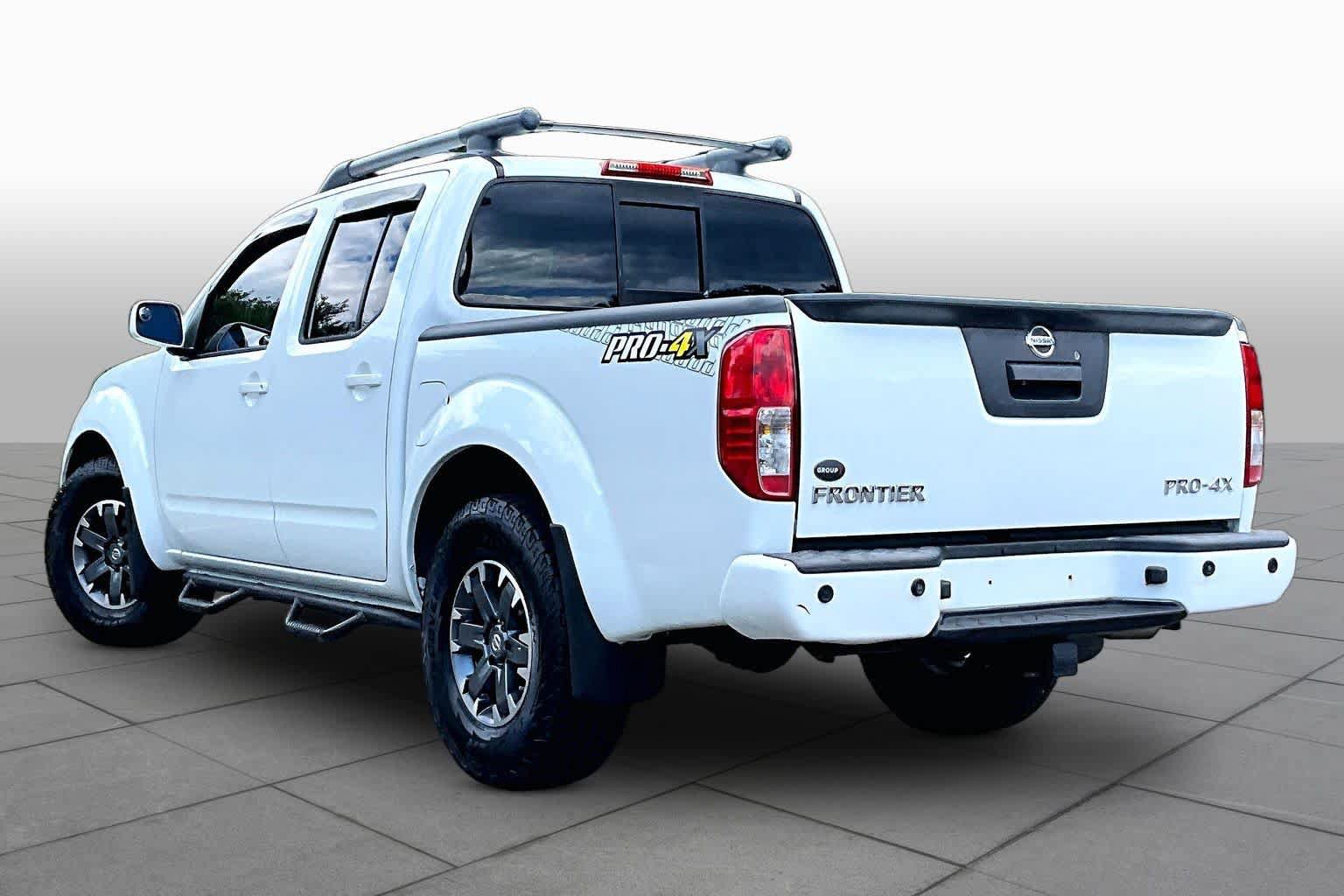 Used 2016 Nissan Frontier PRO-4X w/ Pro-4x Luxury Package AWD/4WD image 12