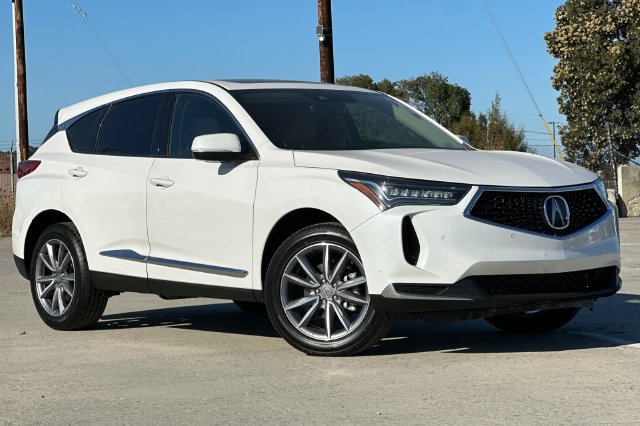 Used 2023 Acura RDX w/ Technology Package FWD image 2