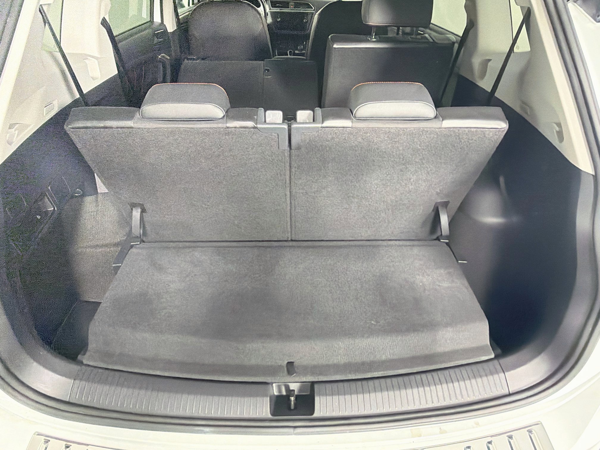 Used 2024 Volkswagen Tiguan Wolfsburg Edition FWD image 28