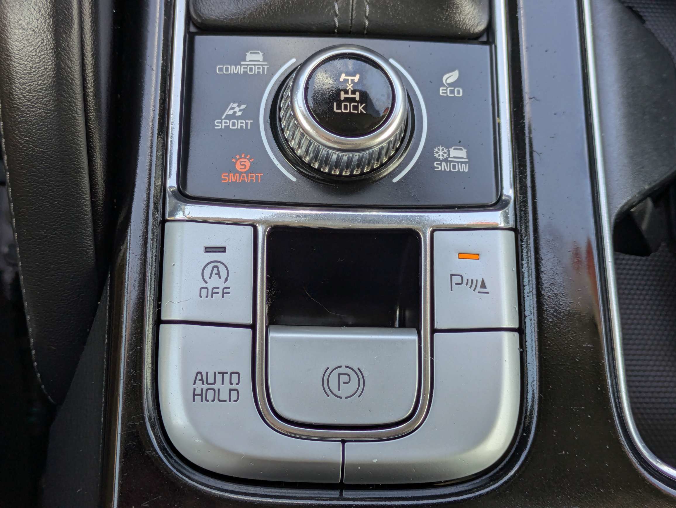 Certified 2025 Kia Telluride EX w/ EX Captain's Chair Package AWD/4WD image 30