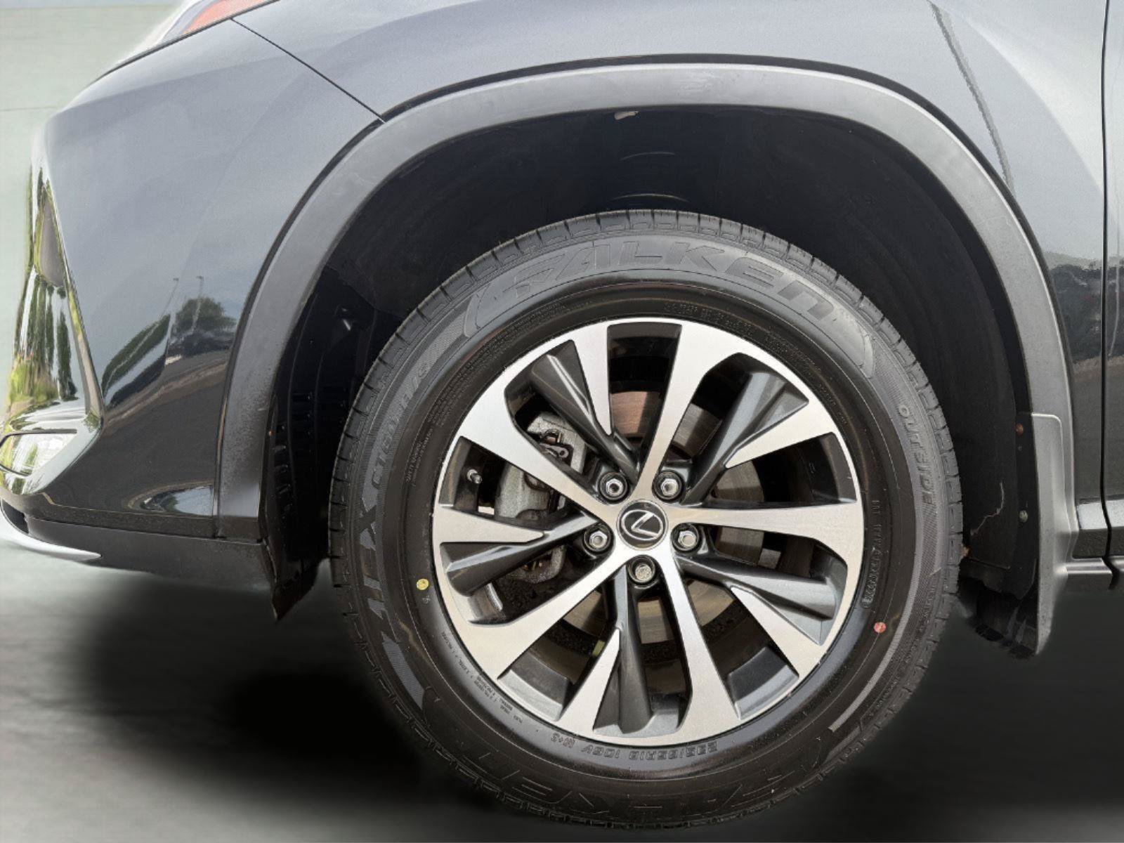 Certified 2022 Lexus RX 350L Premium w/ Premium Package AWD/4WD image 31