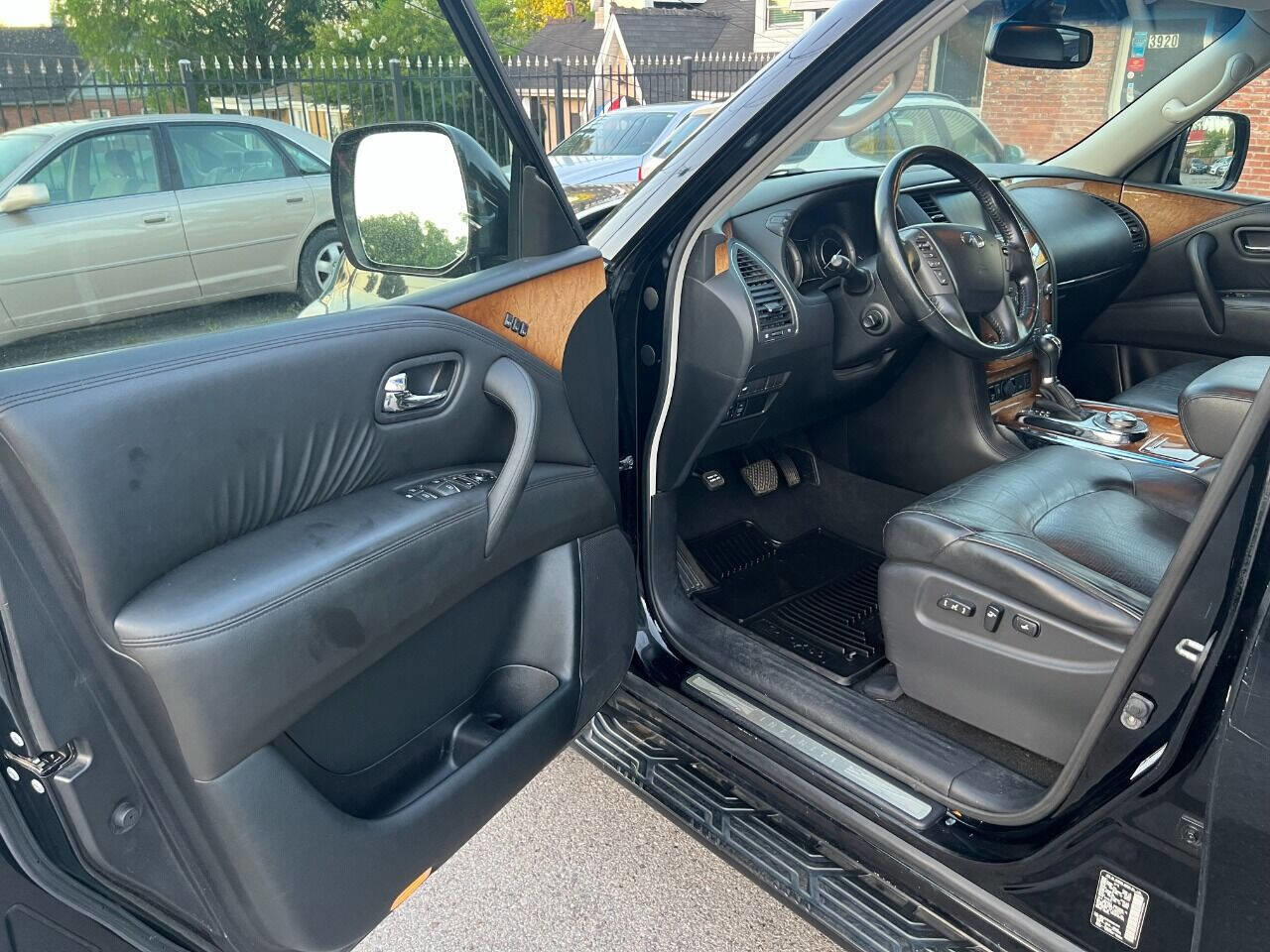 Used 2014 INFINITI QX80 4WD w/ Theater Package image 13