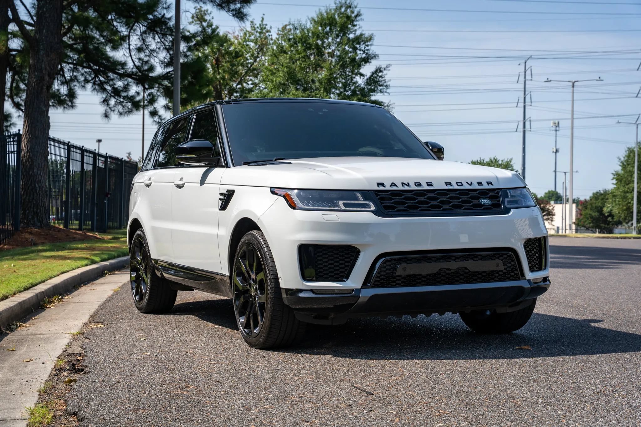 Used 2022 Land Rover Range Rover Sport HSE Silver Edition AWD/4WD image 3