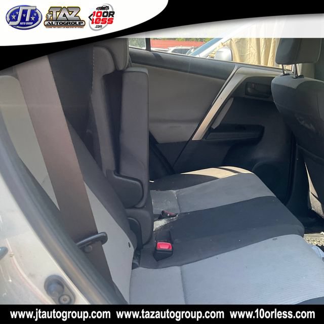 Used 2015 Toyota RAV4 LE FWD image 4