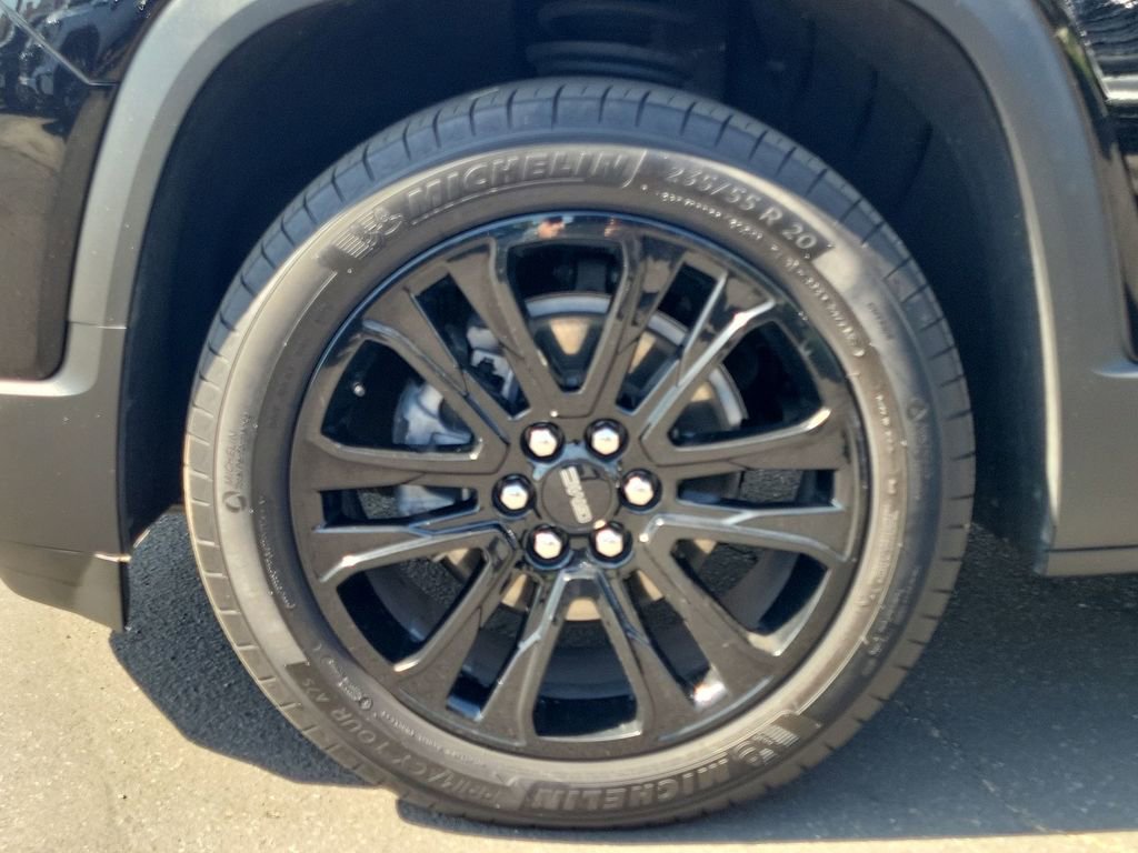 Used 2023 GMC Acadia SLE w/ Driver Convenience Package FWD image 31