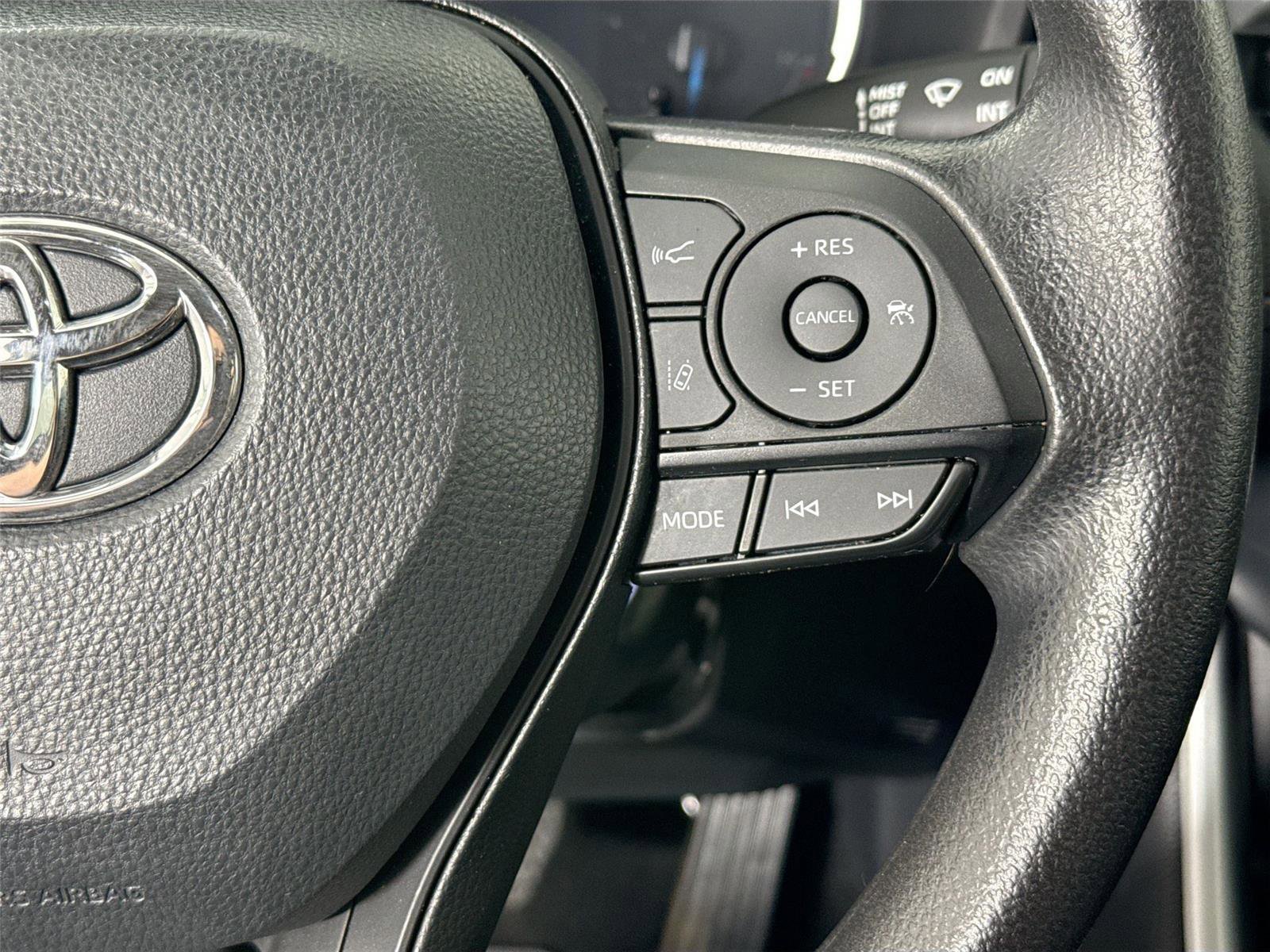 Certified 2024 Toyota RAV4 LE AWD/4WD image 17