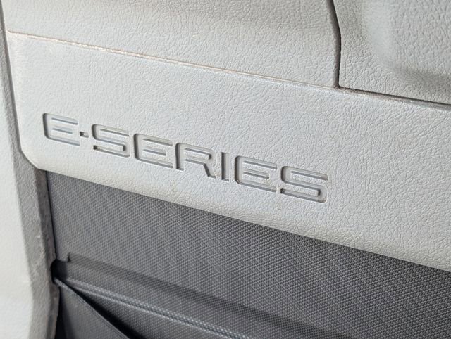 Used 2015 Ford E-350 and Econoline 350 Super Duty image 28