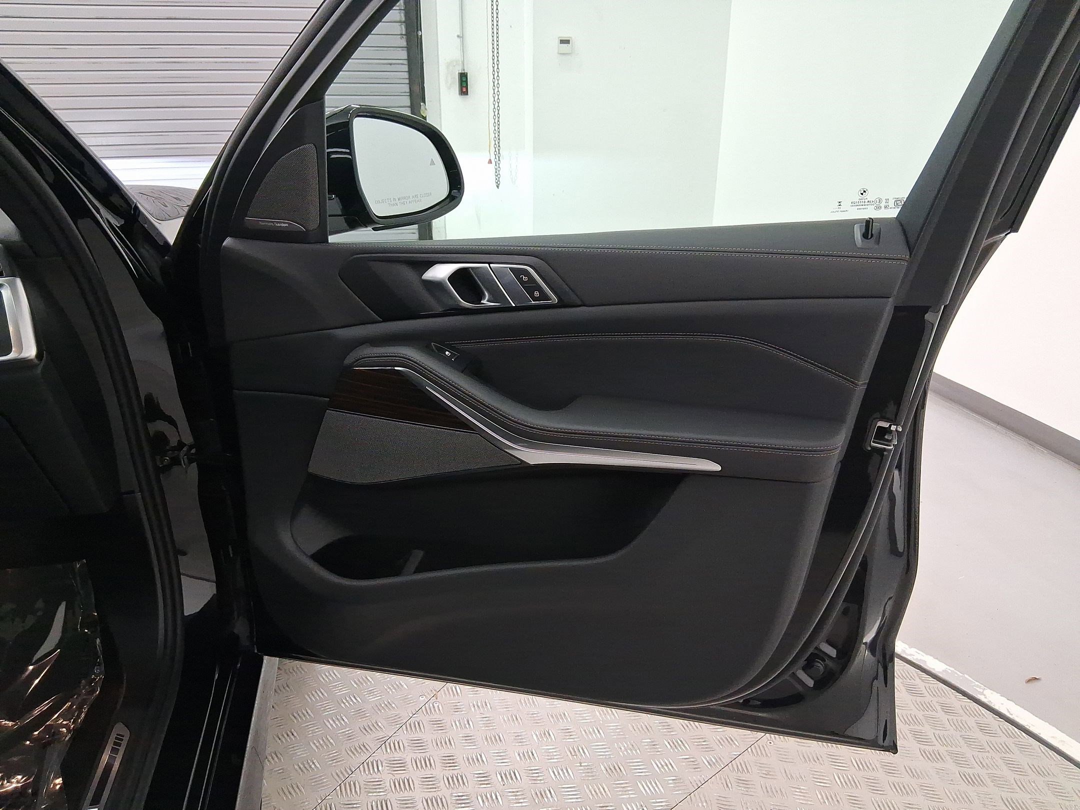 New 2026 BMW X5 xDrive40i w/ Executive Package image 30