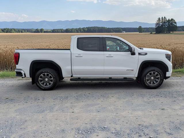 Used 2024 GMC Sierra 1500 AT4 w/ Technology Package AWD/4WD image 7