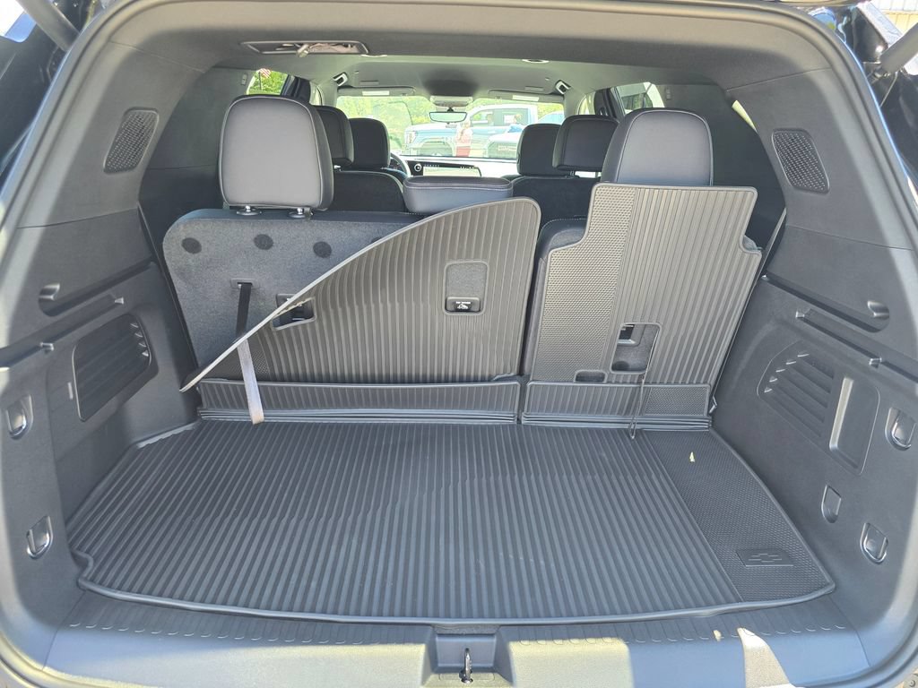 New 2026 Chevrolet Traverse LT w/ Driver Confidence Package FWD image 15