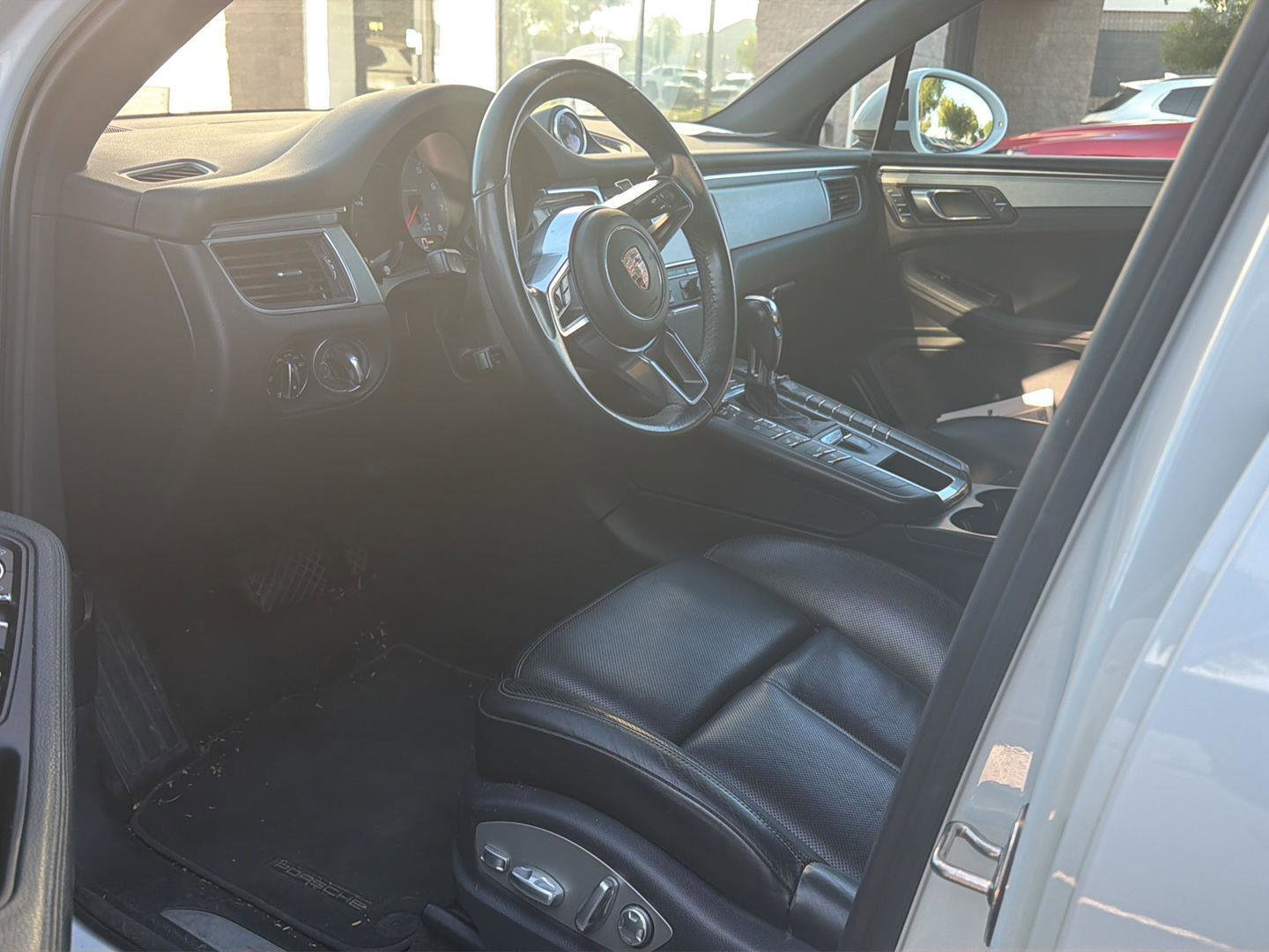 Used 2015 Porsche Macan S AWD/4WD image 3