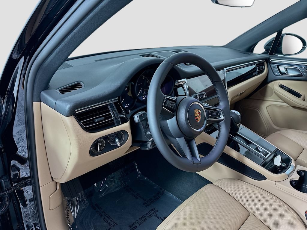 New 2026 Porsche Macan AWD/4WD image 4