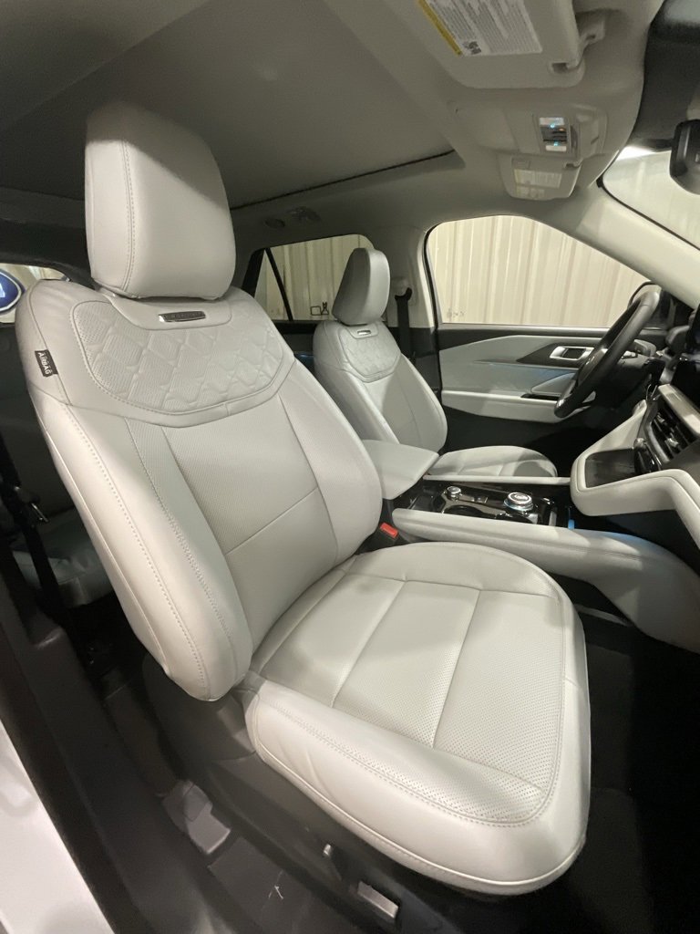 Used 2025 Ford Explorer Platinum w/ Ultimate Package image 15