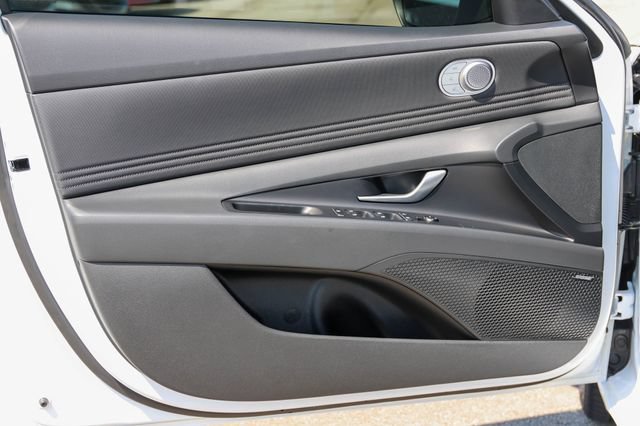 New 2026 Hyundai Elantra Limited FWD image 10