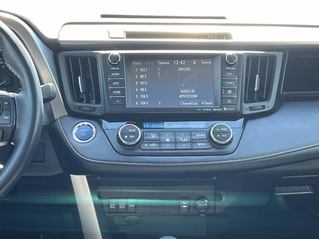 Used 2017 Toyota RAV4 XLE image 15