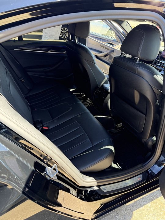 Used 2021 BMW 530i xDrive w/ Convenience Package image 16