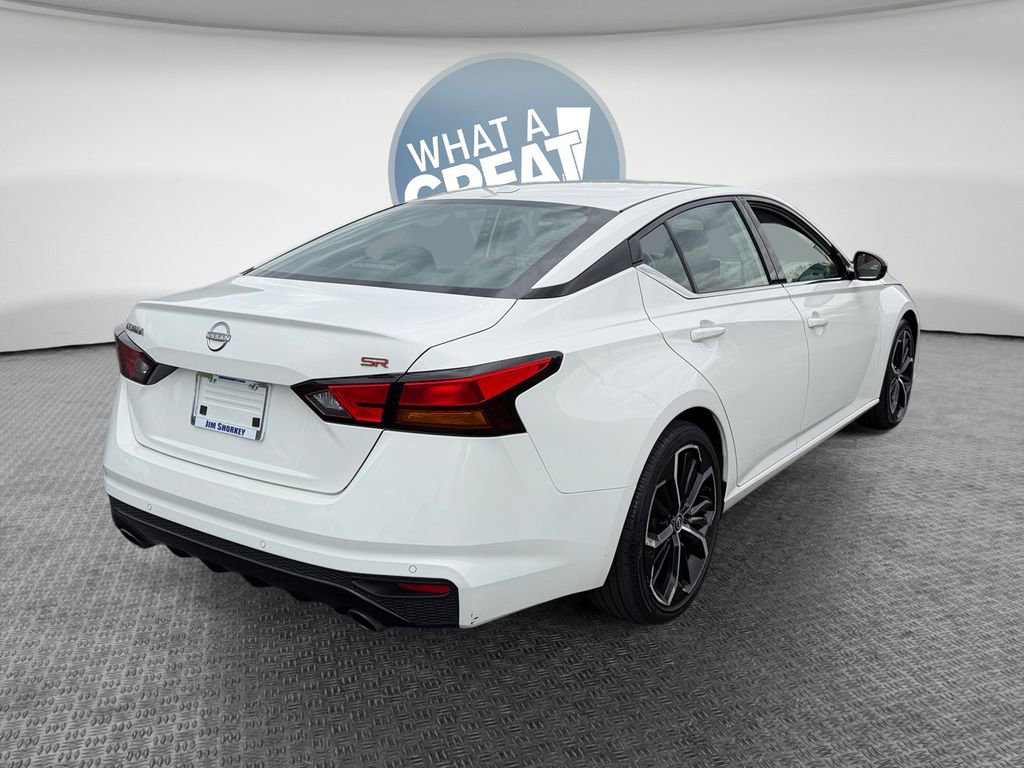 Used 2024 Nissan Altima 2.5 SR FWD image 3