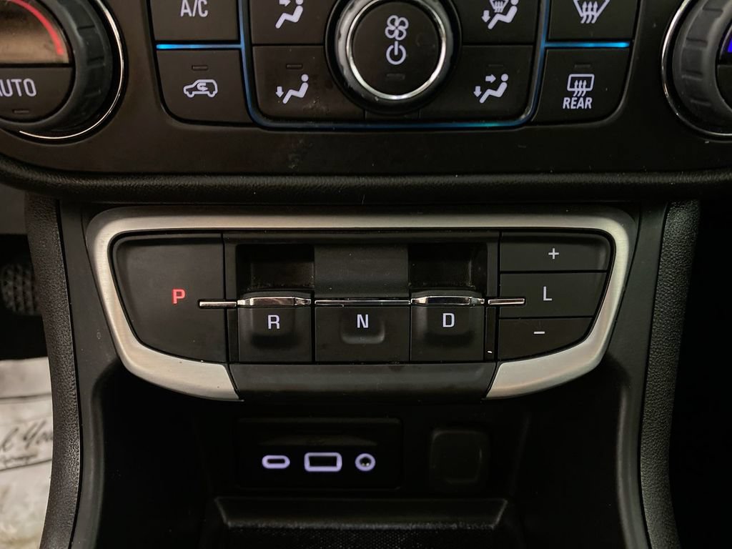 Used 2023 GMC Terrain SLT w/ Infotainment Package II AWD/4WD image 19