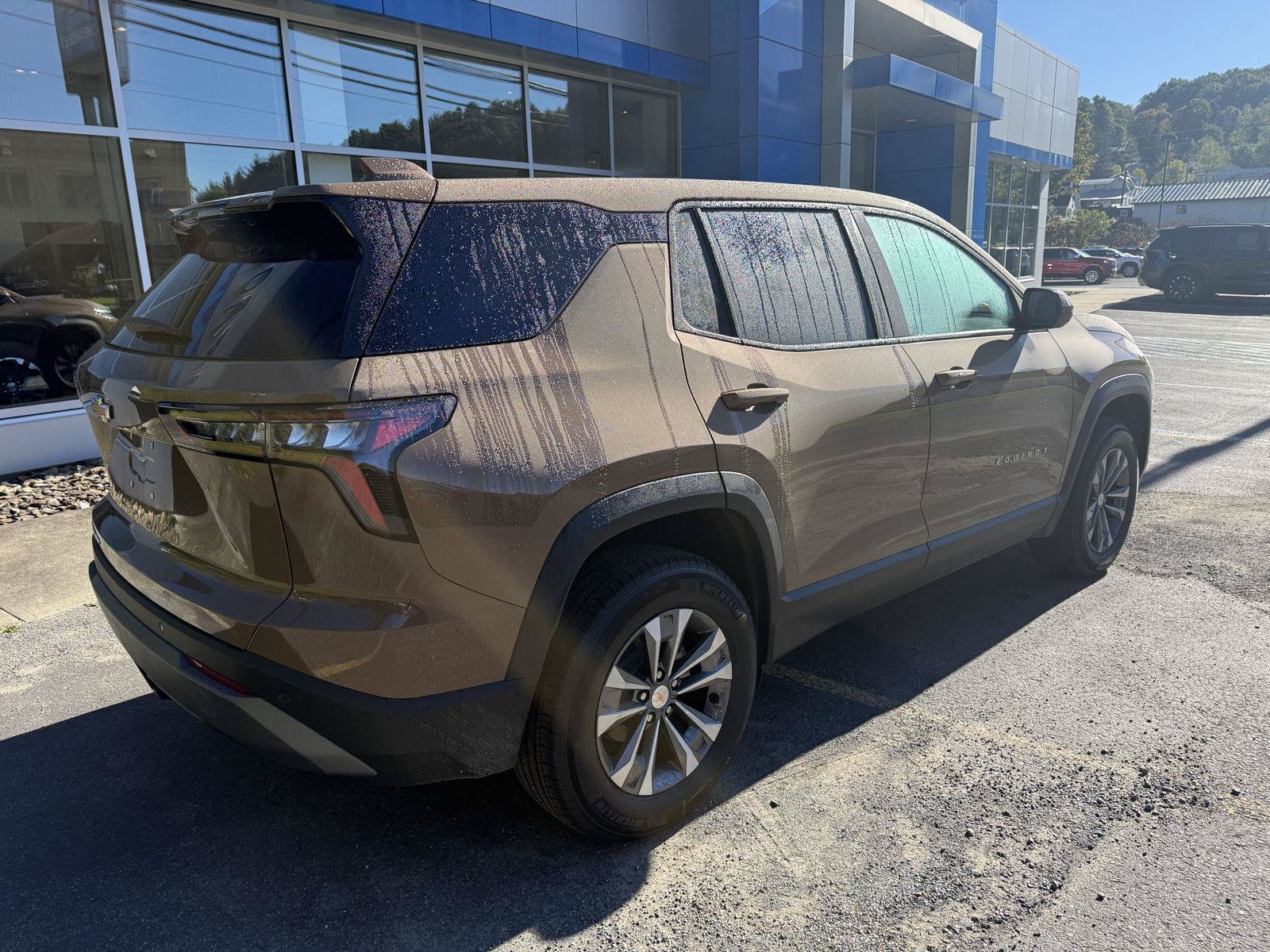 New 2027 Chevrolet Equinox LT w/ Convenience Package II AWD/4WD image 5