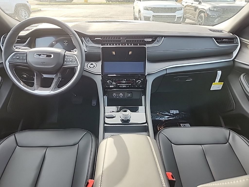 New 2025 Jeep Grand Cherokee L Limited w/ Black Appearance Package image 27