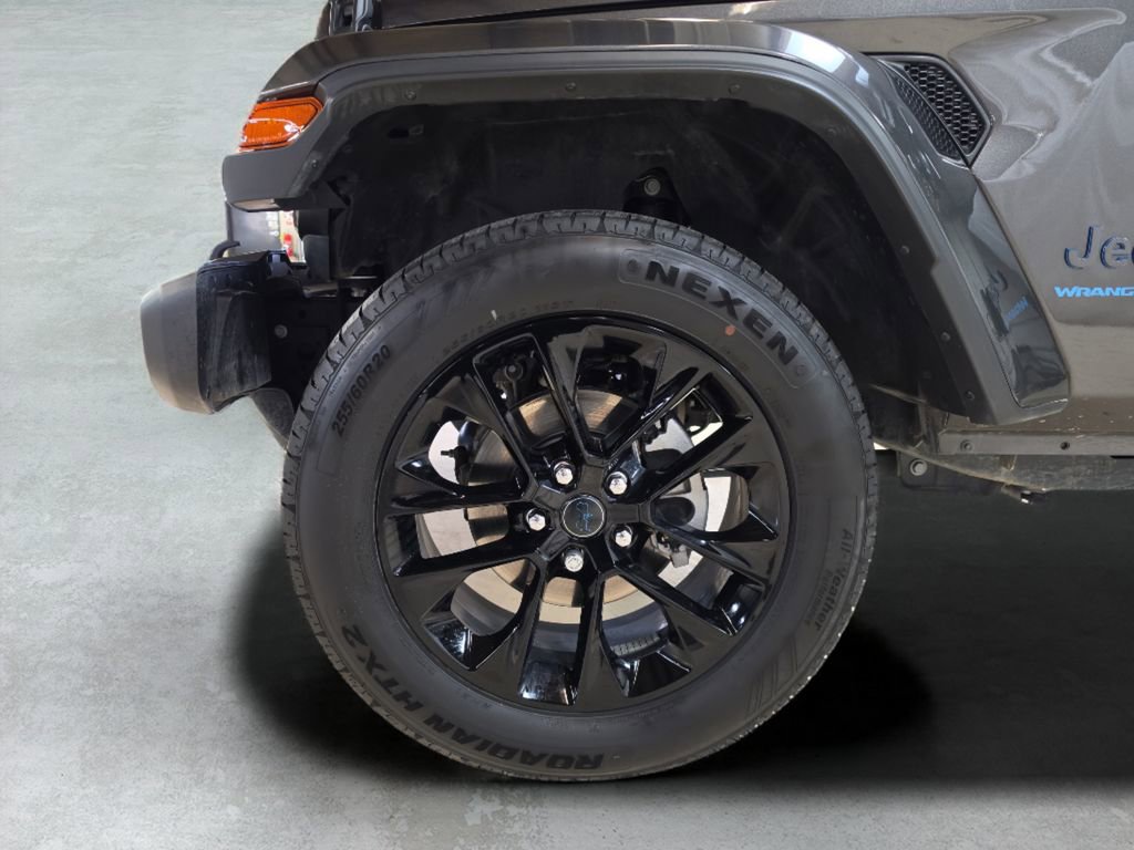Certified 2025 Jeep Wrangler Unlimited Sahara w/ Safety Group AWD/4WD image 25
