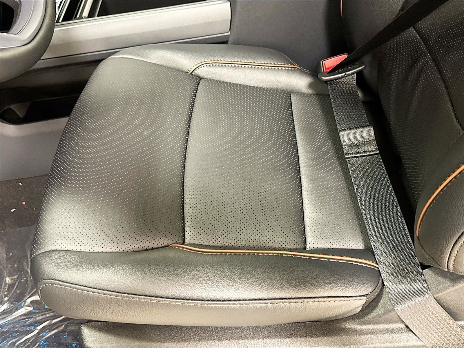 New 2026 Ford F250 Lariat w/ Black Appearance Package AWD/4WD image 19