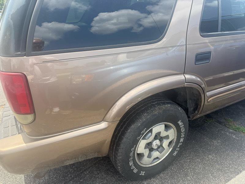 Used 2003 Chevrolet Blazer LS w/ Preferred Equipment Group AWD/4WD image 9