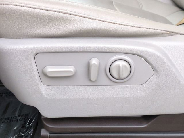 Used 2021 Chevrolet Silverado 2500 LTZ w/ LTZ Convenience Package image 12