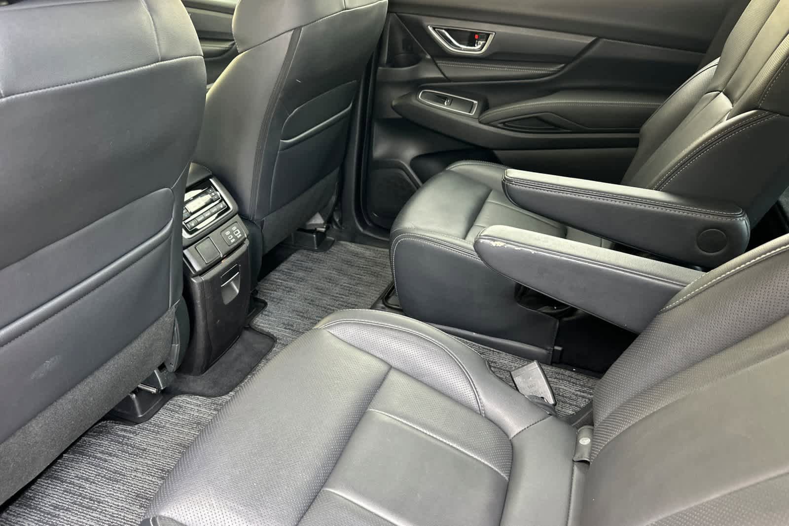 Used 2023 Subaru Ascent Limited AWD/4WD image 11