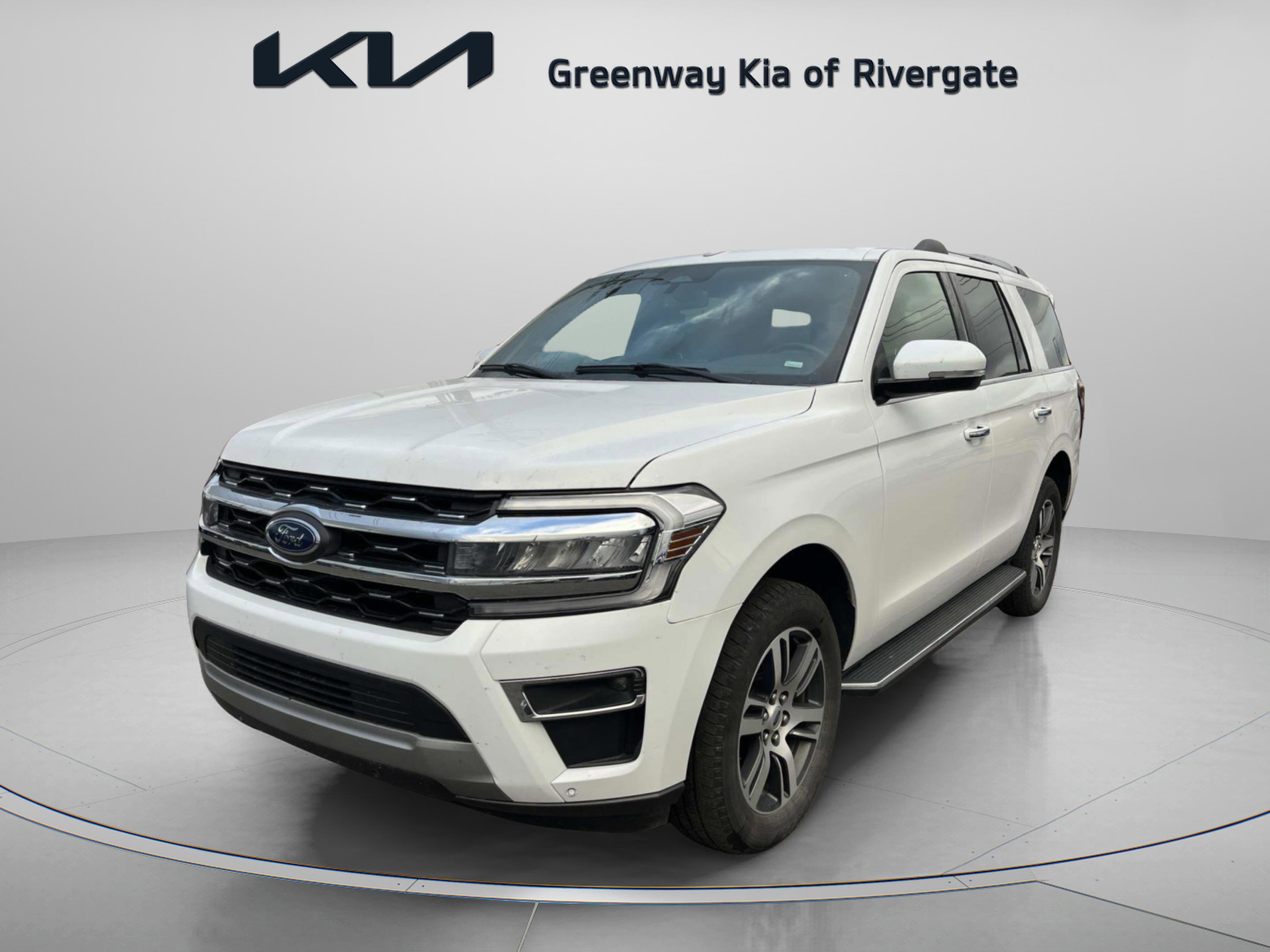 Used 2023 Ford Expedition Limited image 3