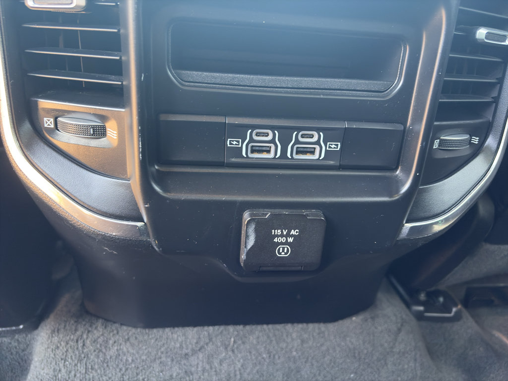 Used 2022 RAM 1500 Laramie AWD/4WD image 15
