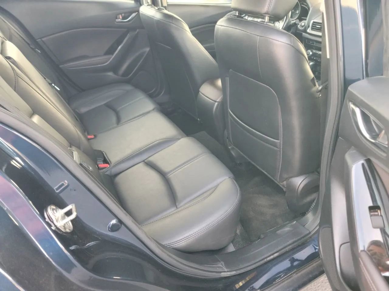 Used 2018 MAZDA MAZDA3 Touring image 10