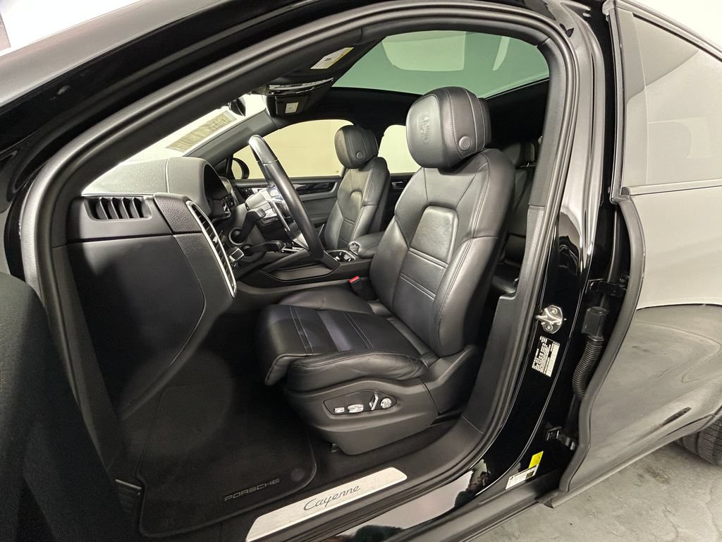 Certified 2020 Porsche Cayenne AWD/4WD image 5