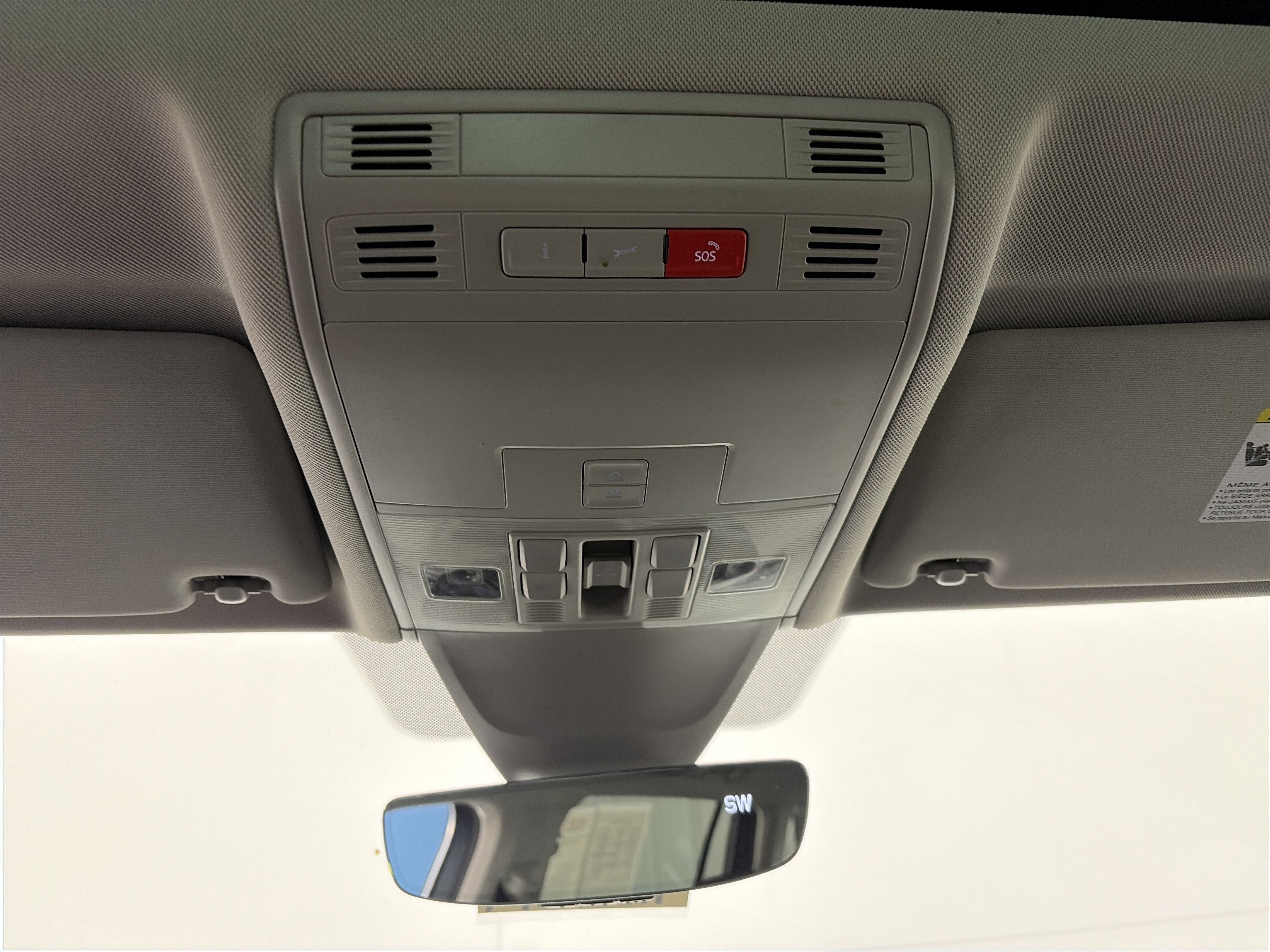 Used 2019 Volkswagen Tiguan SEL Premium image 27