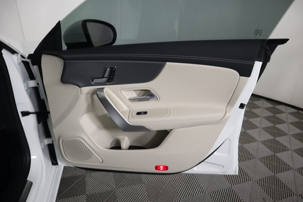 Used 2025 Mercedes-Benz CLA 250 image 26