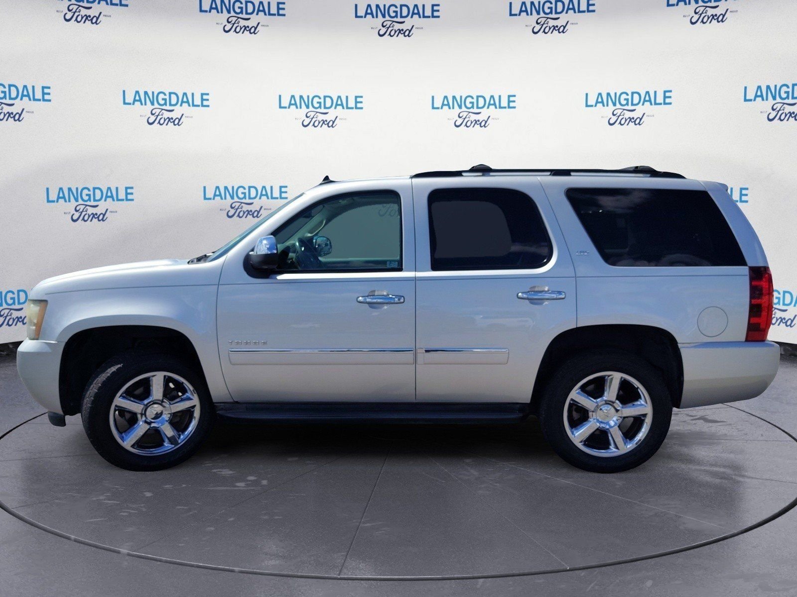Used 2011 Chevrolet Tahoe LTZ RWD image 10