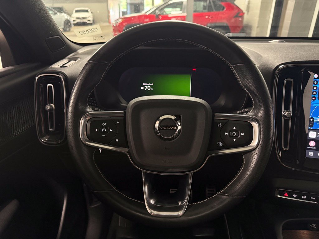 Used 2021 Volvo XC40 P8 Recharge w/ Climate Package AWD/4WD image 11