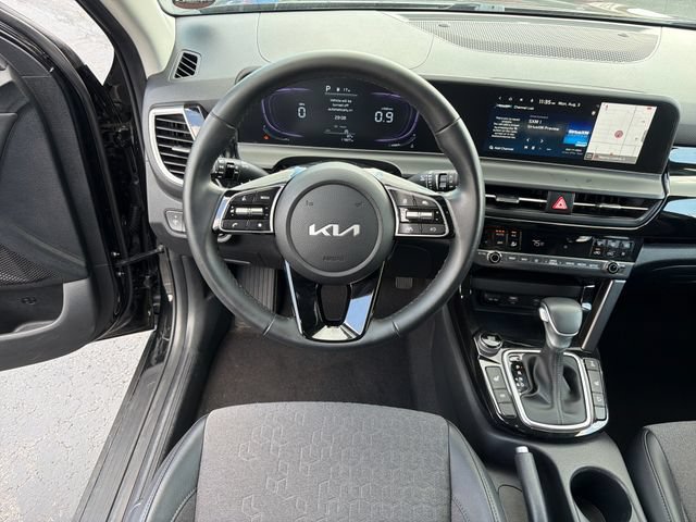 Used 2025 Kia Seltos S AWD/4WD image 15