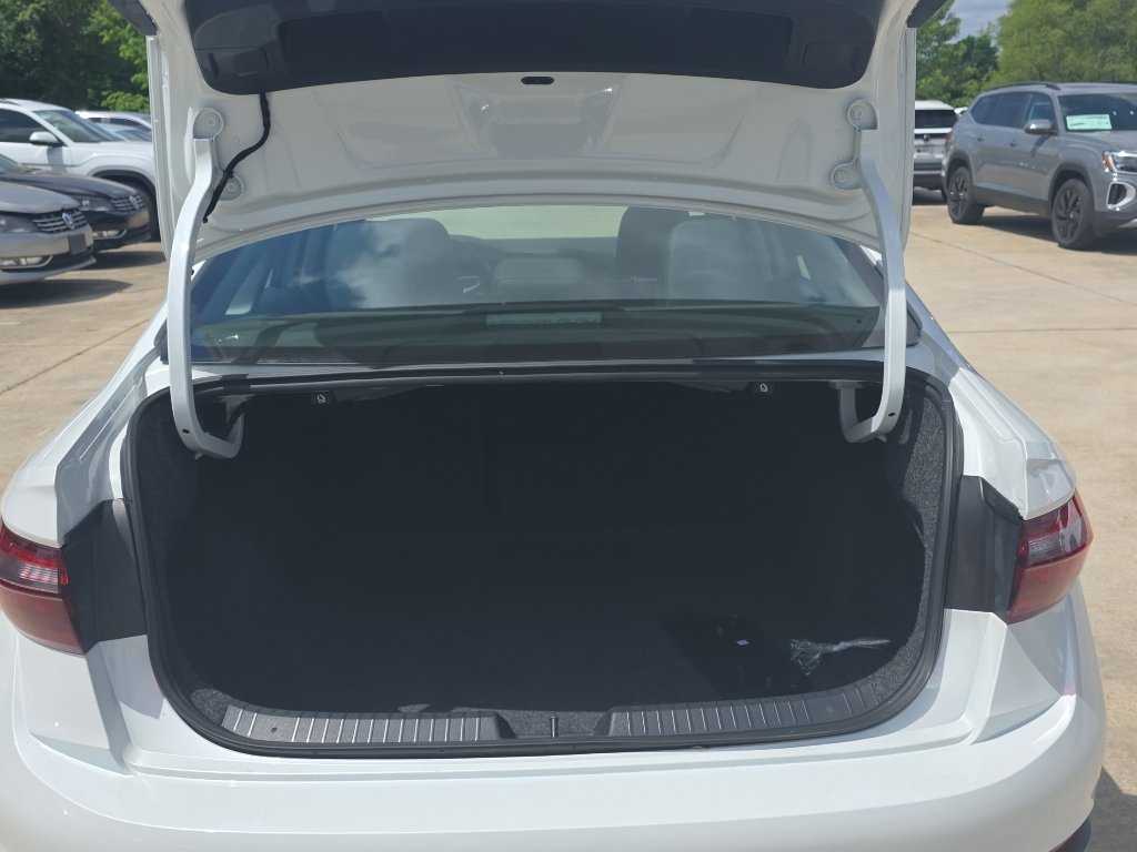 Used 2024 Volkswagen Jetta SE w/ Black Wheel Package FWD image 18