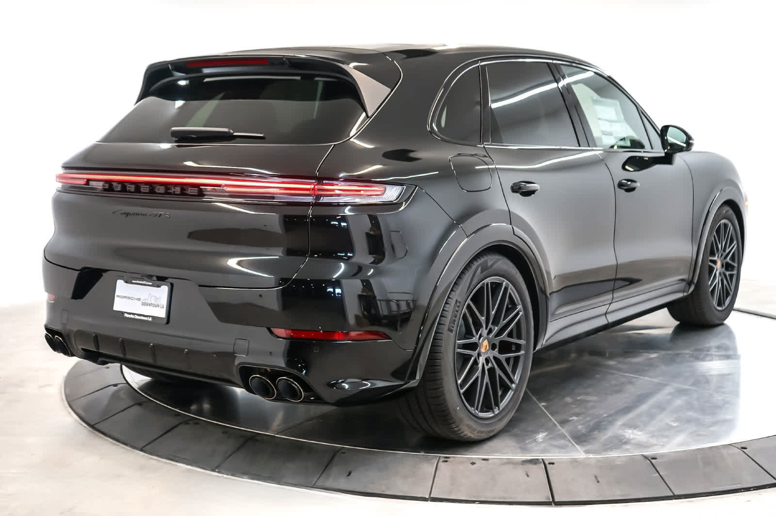 New 2026 Porsche Cayenne GTS AWD/4WD image 9