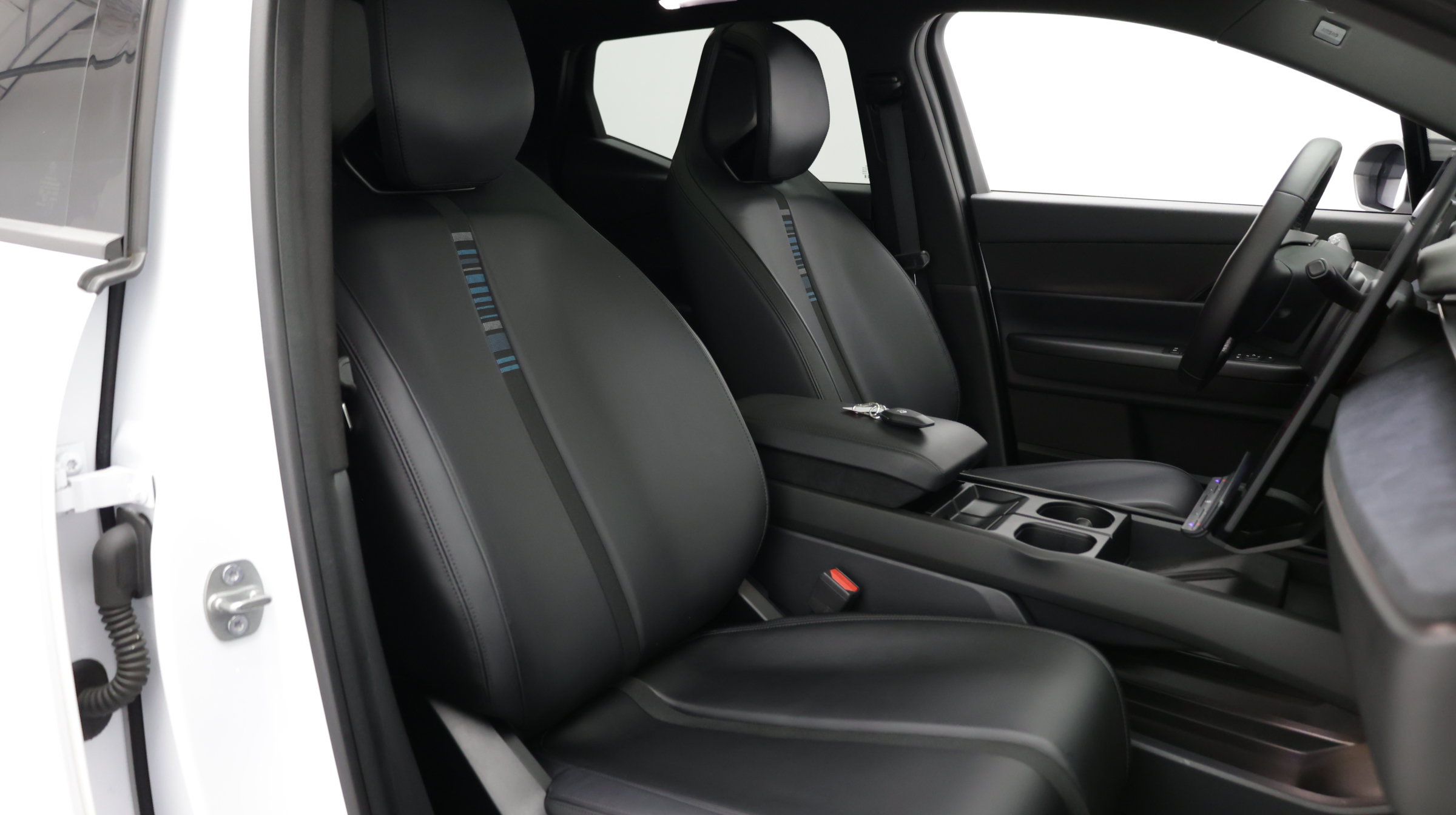 Used 2023 Fisker Ocean Sport FWD image 49