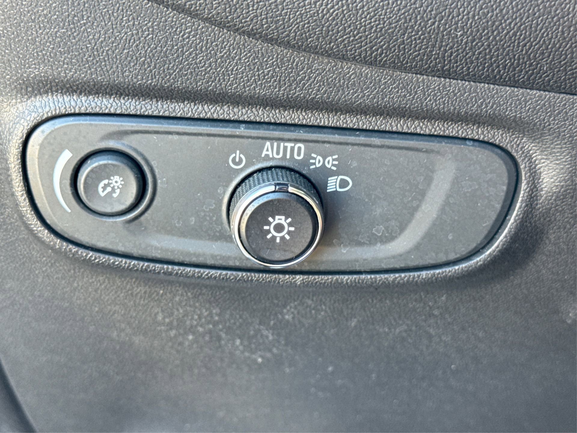 Used 2023 Chevrolet Equinox LS image 23