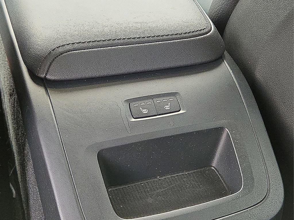 Certified 2023 Volvo XC60 B5 Plus w/ Climate Package image 17