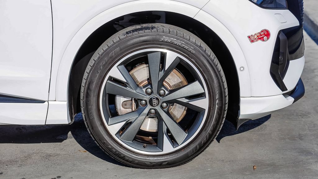 Used 2023 Audi Q4 e-tron Prestige AWD/4WD image 11