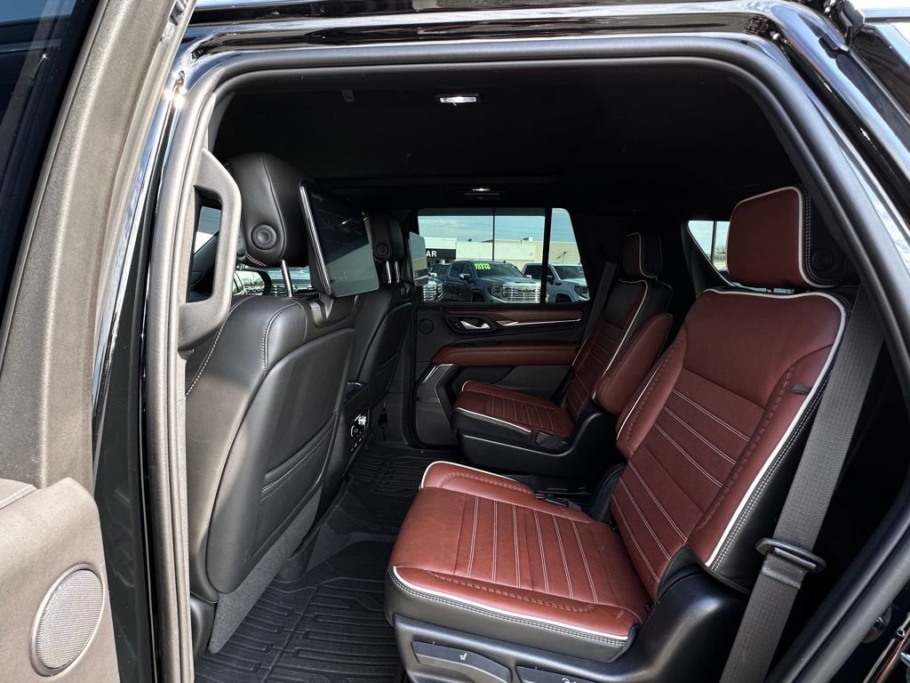 Used 2023 GMC Yukon Denali Ultimate AWD/4WD image 25